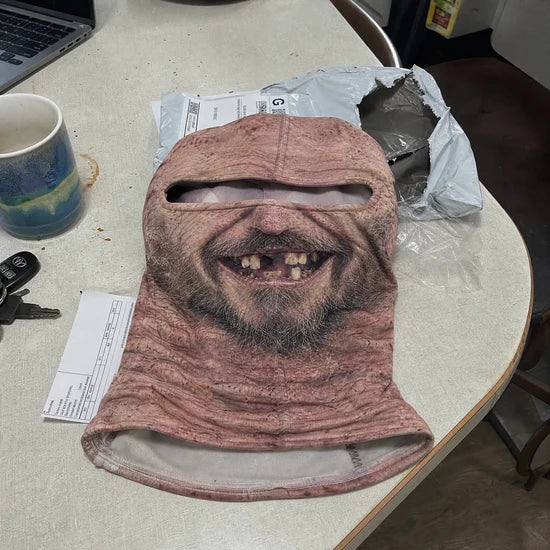 Maska Toothless Tony po rozpakowaniu